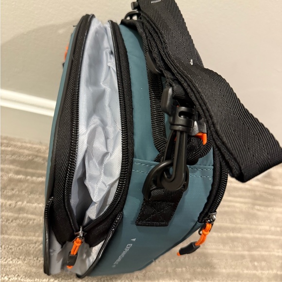 Blue Lunch Box - Picture 10 of 10